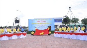 02 Nghi thức chào cờ tại Lễ khai mạc Hội thao
