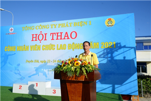 08 Chủ tịch Công đoàn Tổng công ty Phát điện 1 Trần Doãn Thành phát biểu tại Lễ bế mạc Hội thao