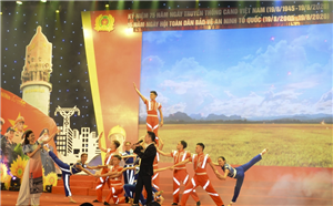 07 Nam nữ diễn viên biểu diễn tại Chương trình nghệ thuật