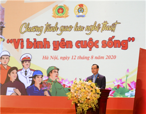 02 Chủ tịch Tổng Liên đoàn Lao động Việt Nam Nguyễn Đình Khang phát biểu tại buổi lễ