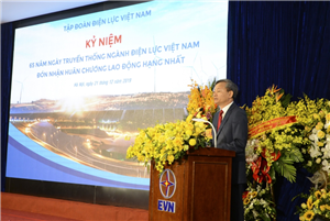 05 Tổng giám đốc EVN Trần Đình Nhân phát biểu diễn văn kỷ niệm 65 năm Ngày truyền thống tại buổi lễ.