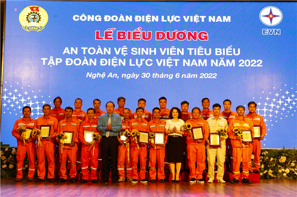 Công đoàn ĐLVN vinh danh và biểu dương các cá nhân an toàn vệ sinh viên tiêu biểu năm 2022.