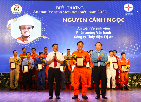 Công đoàn ĐLVN vinh danh và biểu dương các cá nhân an toàn vệ sinh viên tiêu biểu năm 2022.