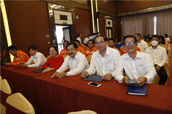 Cán bộ công đoàn và đại biểu ATVSV tại hội nghị