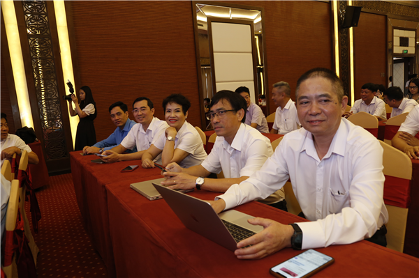 Cán bộ công đoàn và đại biểu ATVSV tại hội nghị