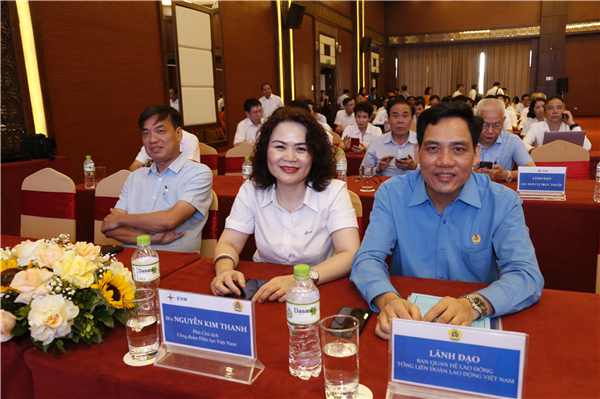 Lãnh đạo Tổng Liên đoàn LĐLĐ Việt Nam và các Thường trực Công đoàn ĐLVN
