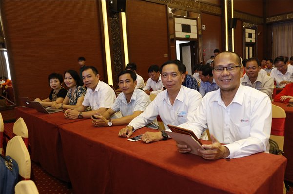 Cán bộ công đoàn và đại biểu ATVSV tại hội nghị
