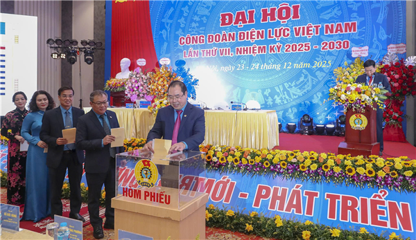 Ngày làm việc thứ nhất Đại hội Công đoàn Điện lực Việt Nam: Trang trọng, dân chủ, thống nhất cao