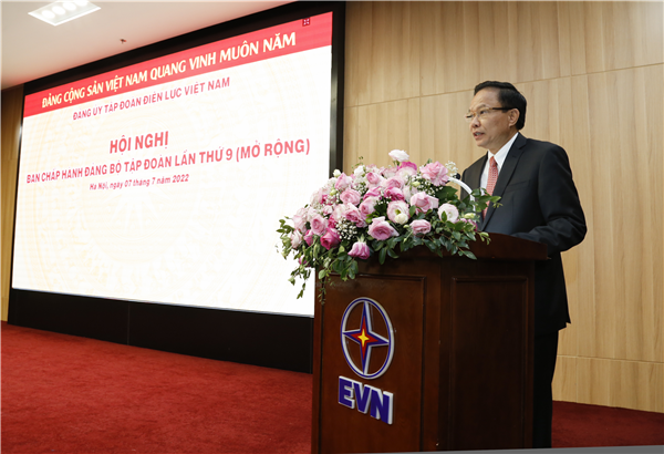 Phó Bí  thư Đảng ủy Khối DNTW Lê Văn Châu phát biểu chỉ đạo tại Hội nghị