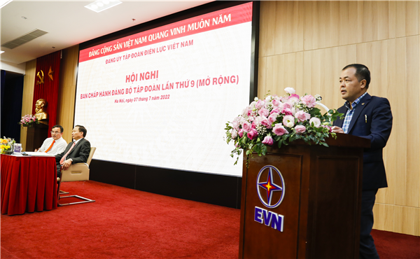 Giám đốc Công ty Thủy điện Sơn La Khương Thế Anh phát biểu tham luận tại Hội nghị
