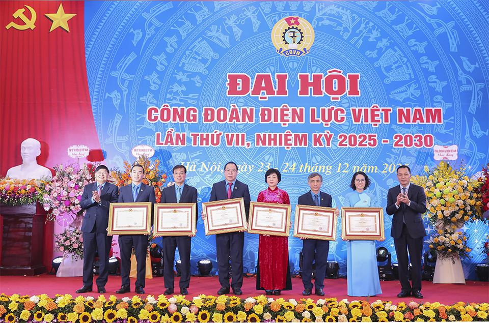 Ngày làm việc thứ hai Đại hội Công đoàn Điện lực Việt Nam: Dân chủ, trách nhiệm, thống nhất cao 15