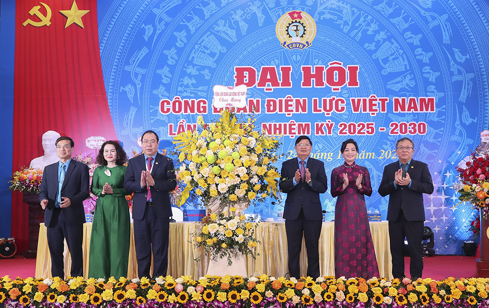 Ngày làm việc thứ hai Đại hội Công đoàn Điện lực Việt Nam: Dân chủ, trách nhiệm, thống nhất cao 8