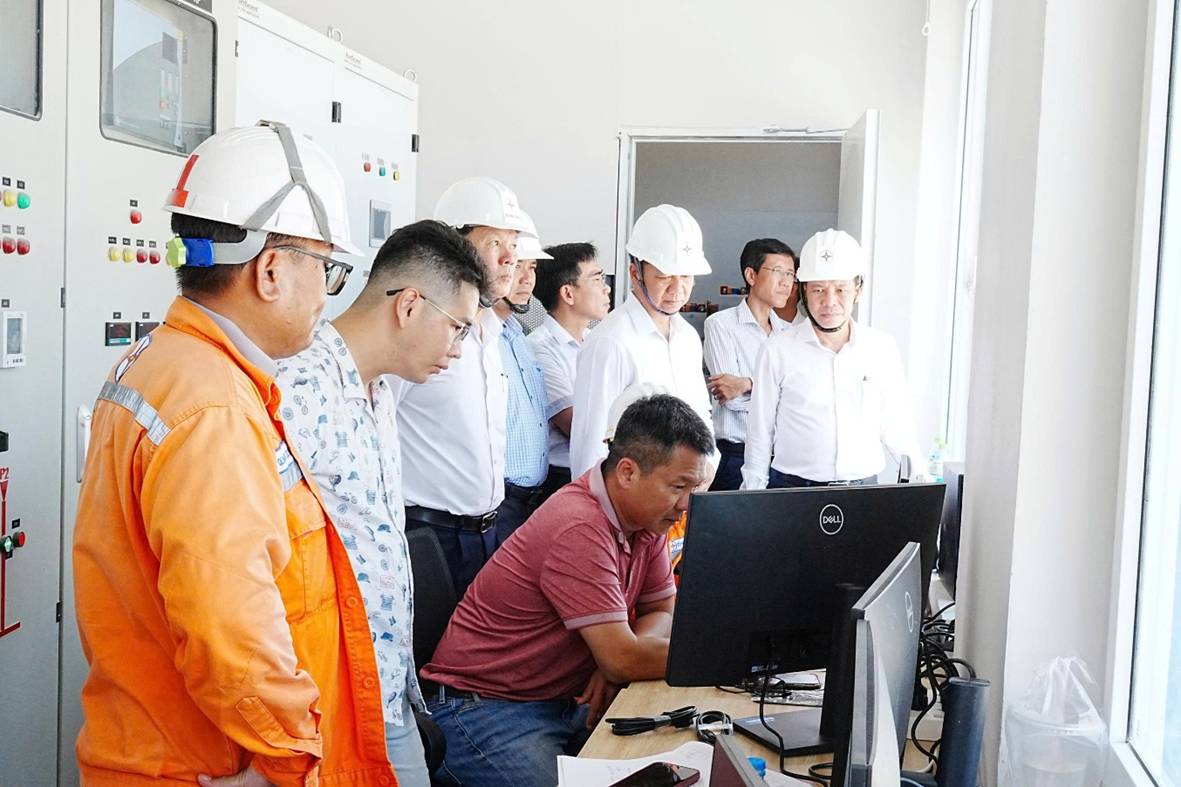 Ngành điện sát cánh cùng người lao động trên các công trường thi công xuyên Lễ 30/4 - 1/5 7