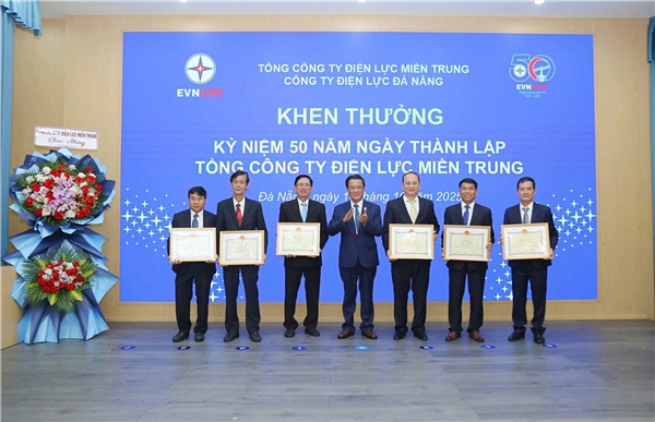 Từ người thợ điện đến người đứng đầu đơn vị cơ sở