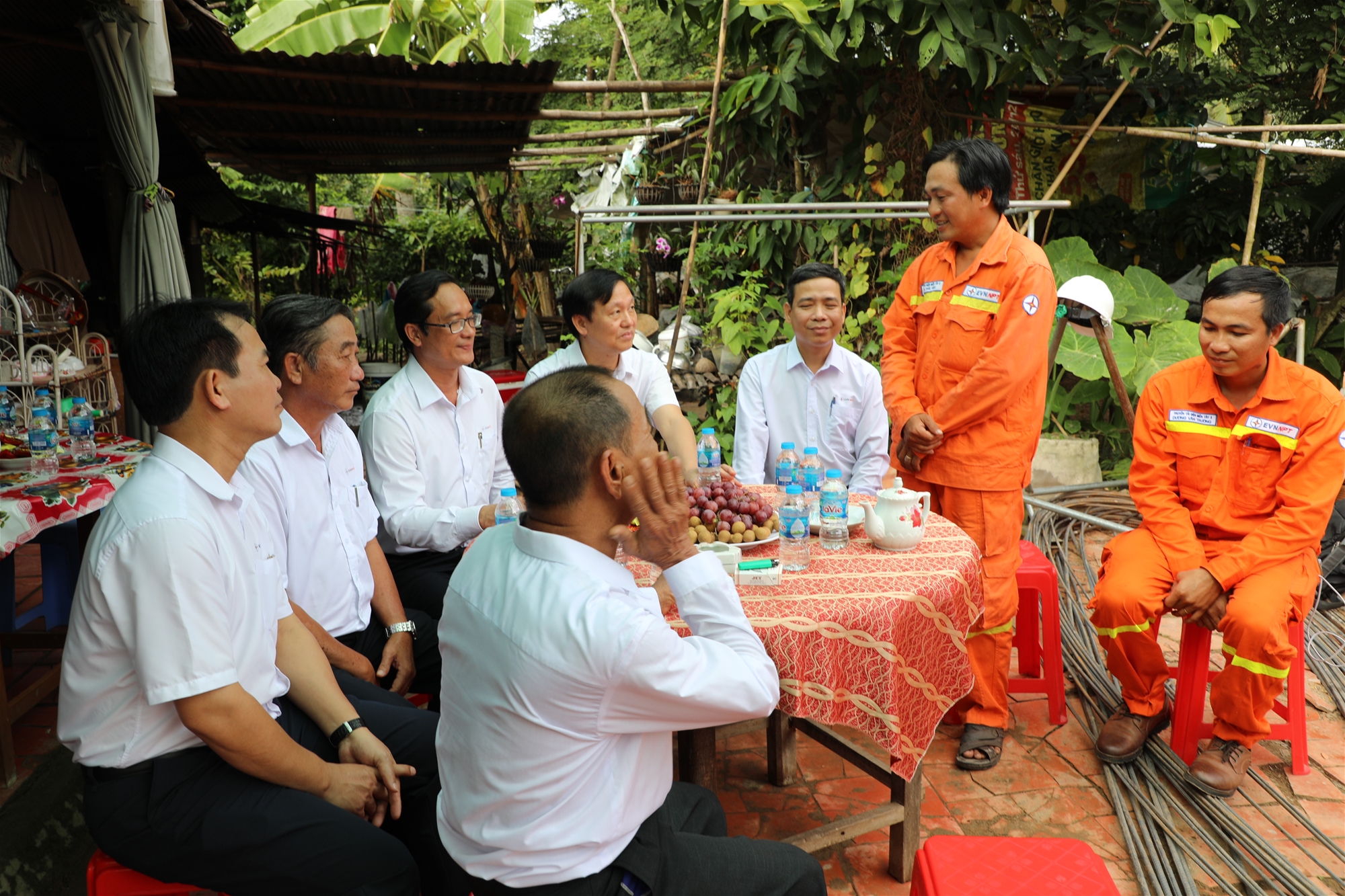 Hỗ trợ đoàn viên xây dựng nhà “Mái ấm công đoàn”, một hoạt động mang ý nghĩa thiết thực của tổ chức Công đoàn 4