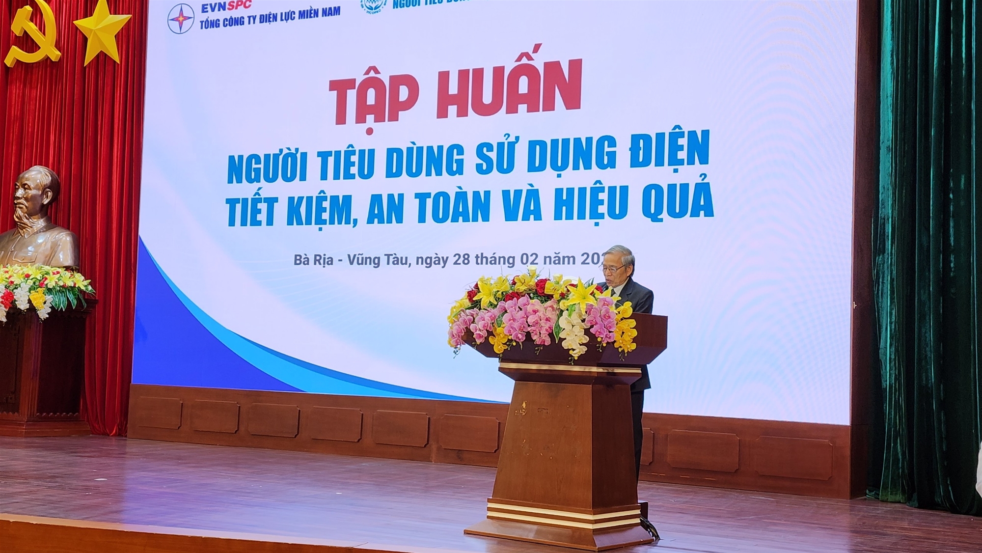 Để người tiêu dùng hiểu hơn về sử dụng điện tiết an toàn, tiết kiệm, hiệu quả 1