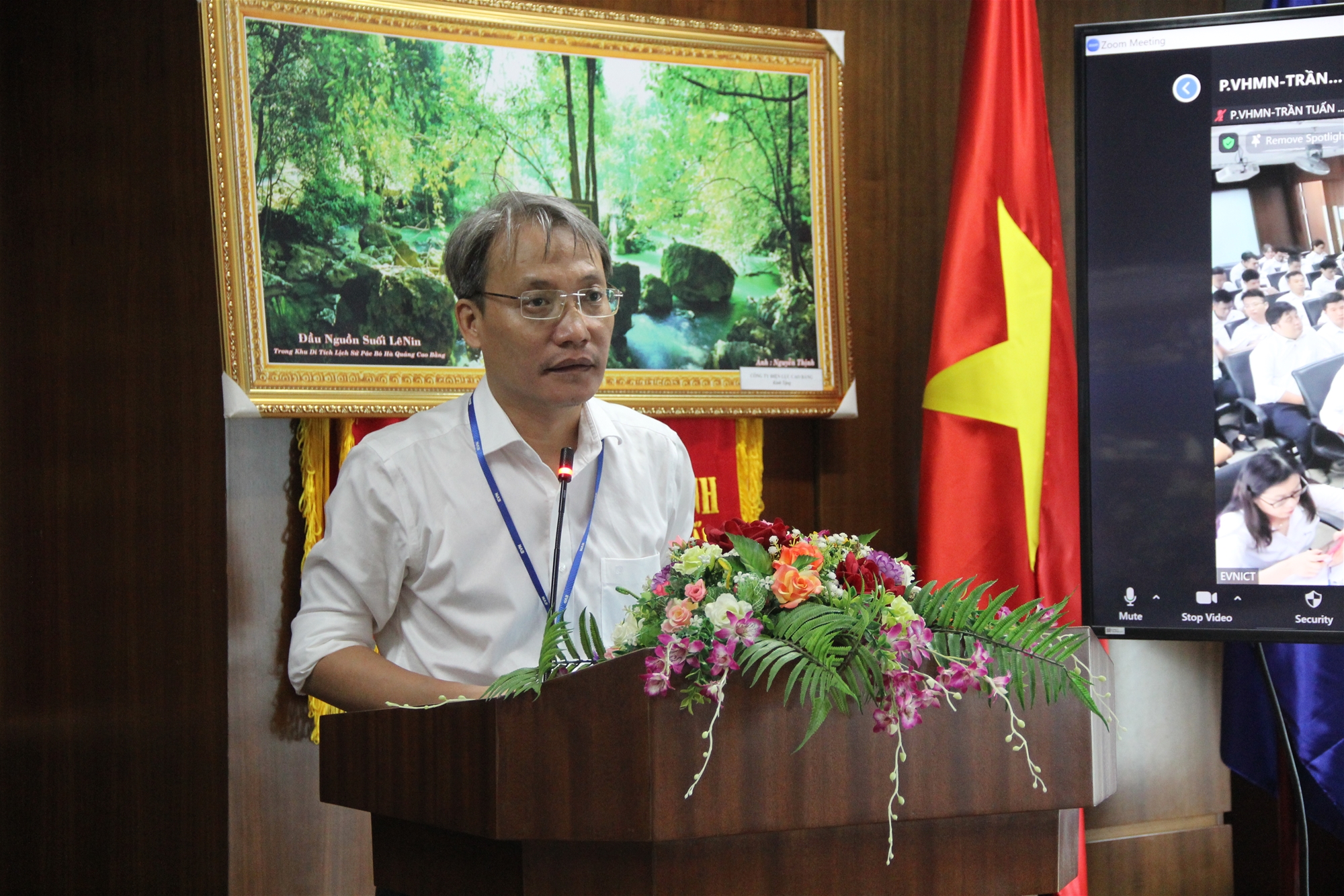 Thay đổi nhận thức, đoàn kết, đồng lòng vượt qua khó khăn, hoàn thành nhiệm vụ được giao 2