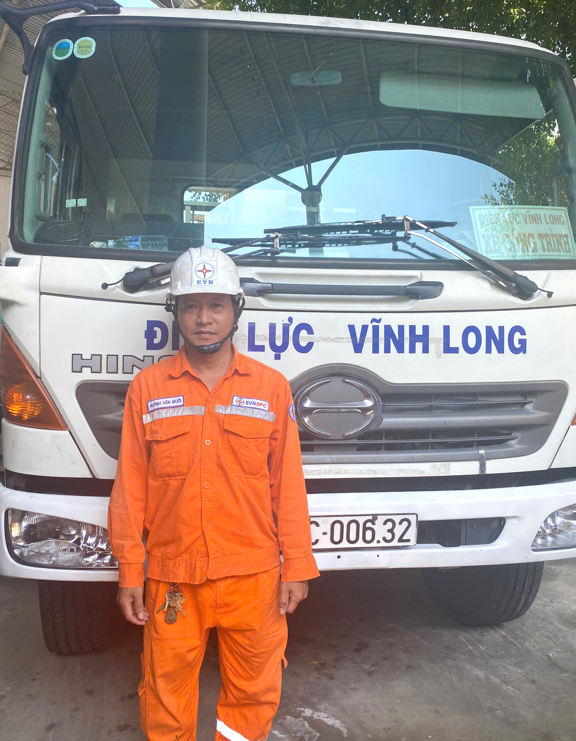 Hành động cao đẹp của Nhân viên Điện lực Vĩnh Long