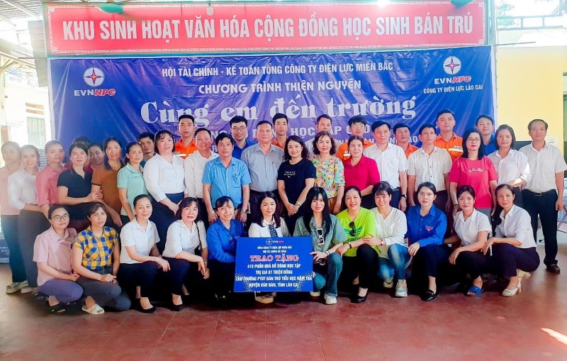 Chân dung nữ Kế toán trưởng PC Lào Cai: Người giữ lửa sưởi ấm sau vẻ ngoài chuẩn mực