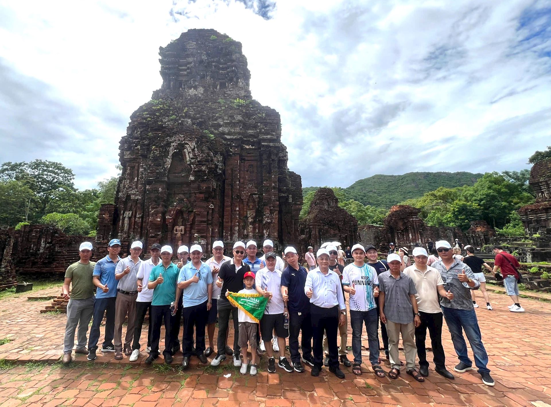 Công đoàn EVNCPC tổ chức nhiều hoạt động ý nghĩa kỷ niệm 96 năm Ngày thành lập Công đoàn Việt Nam(28/7/1929 - 28/7/2025) 2