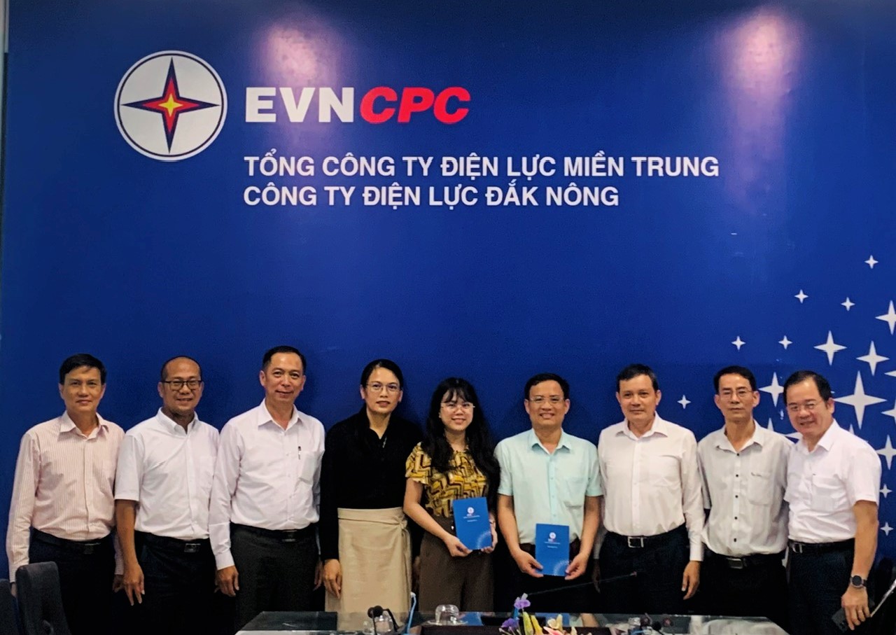 Công đoàn Tổng công ty Điện lực miền Nam thăm hỏi người lao động