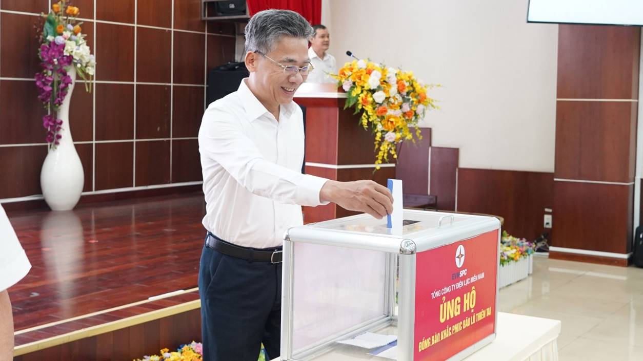  EVNSPC ủng hộ đồng bào khắc phục hậu quả bão lũ, thiên tai 2
