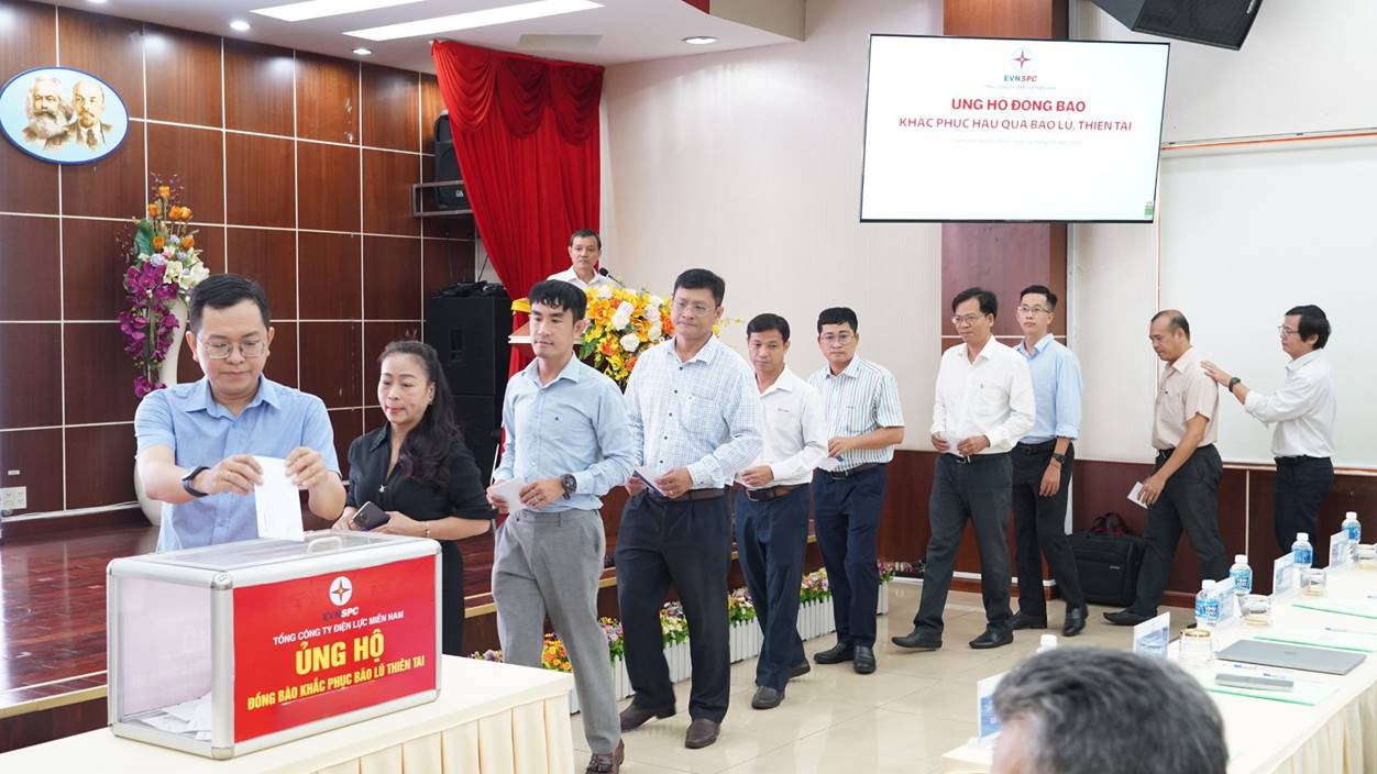  EVNSPC ủng hộ đồng bào khắc phục hậu quả bão lũ, thiên tai 6