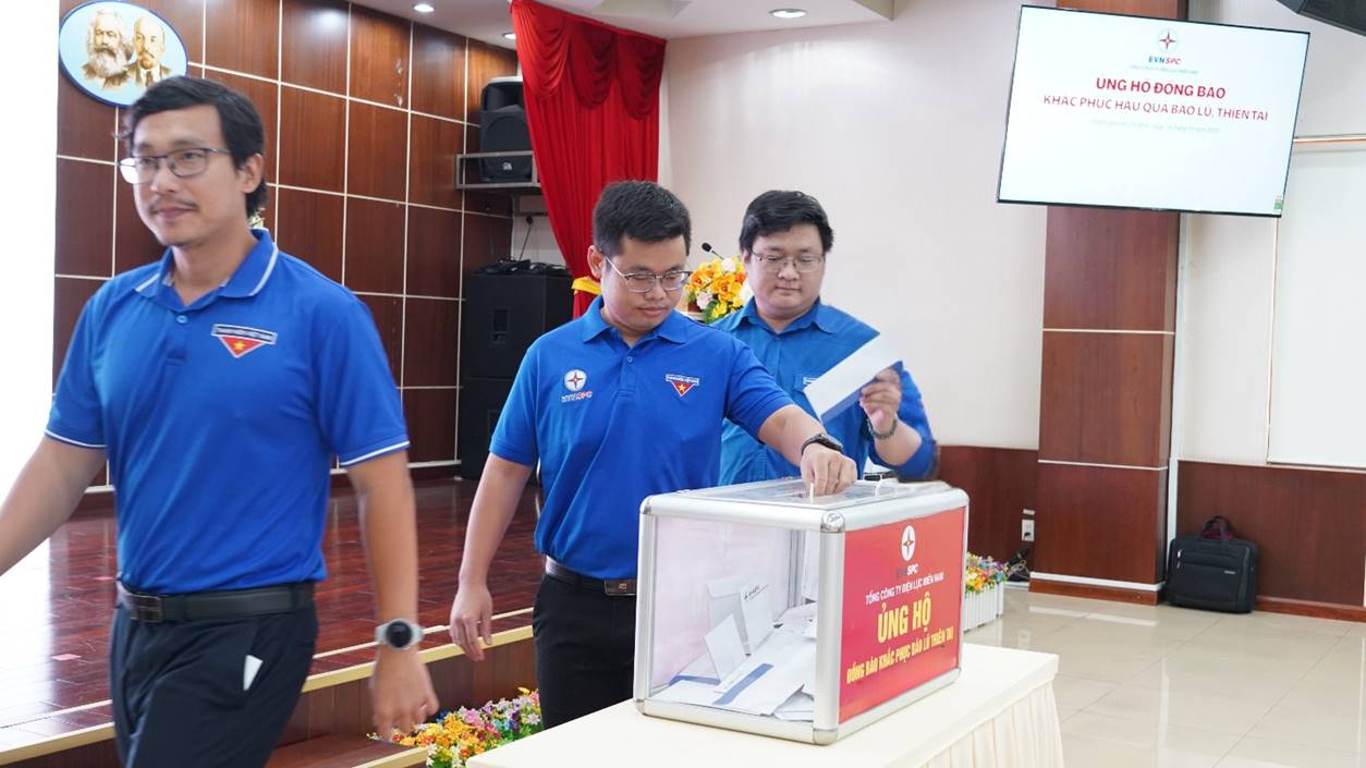  EVNSPC ủng hộ đồng bào khắc phục hậu quả bão lũ, thiên tai 7