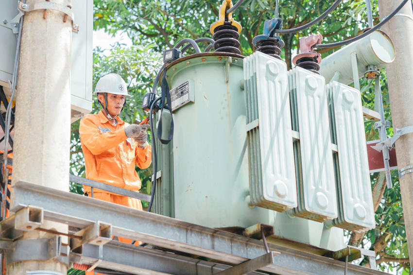 Giữ sáng miền gió Lào nắng lửa 2