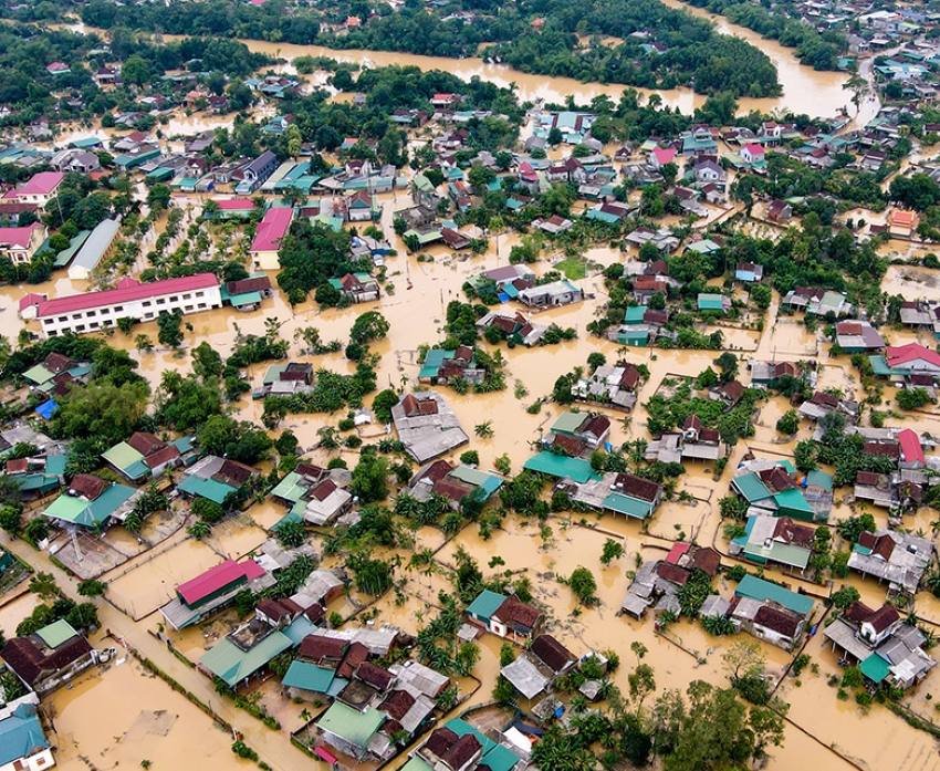 Giữ sáng miền gió Lào nắng lửa - Kỳ 2: Lội lũ giữ dòng sáng  1