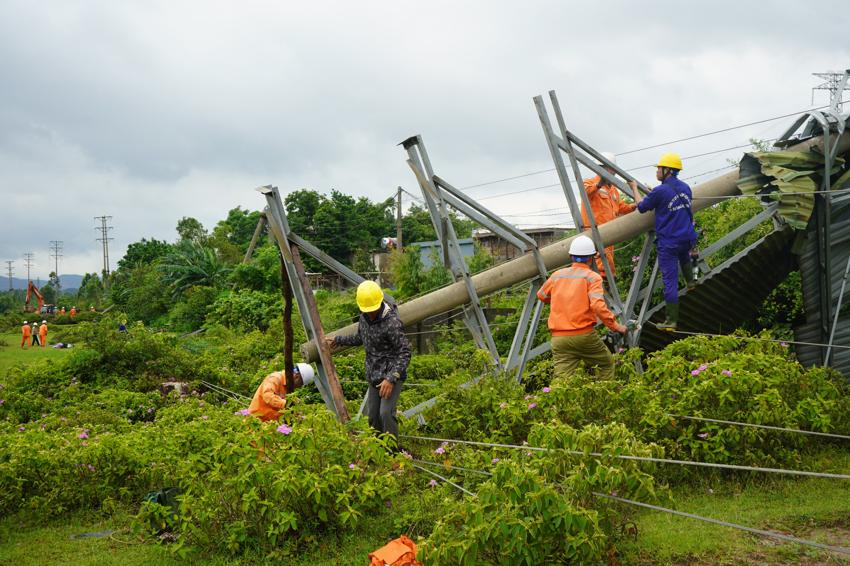 Giữ sáng miền gió Lào nắng lửa - Kỳ 2: Lội lũ giữ dòng sáng  9