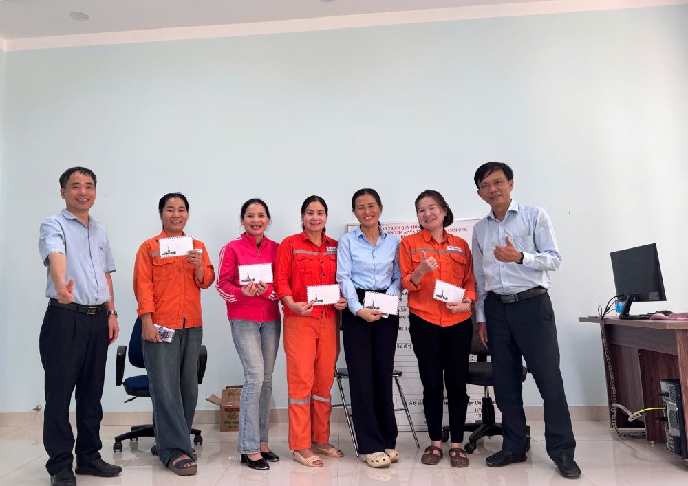 Những “bông hoa kiểm định” ở Trung tâm Thí nghiệm điện Gia Lai 4