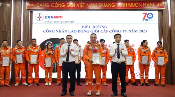 Ở nơi ánh sáng bắt đầu: Chuyện về người giữ mạch sống lưới điện 1