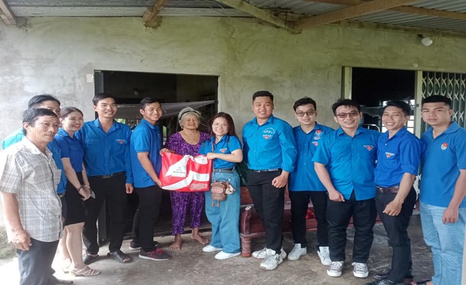 PHÓ BÍ THƯ ĐOÀN TRƯỜNG CAO ĐẲNG ĐIỆN LỰC HỒ CHÍ MINH “NGỌN LỬA NHIỆT HUYẾT CỦA TUỔI TRẺ”  3