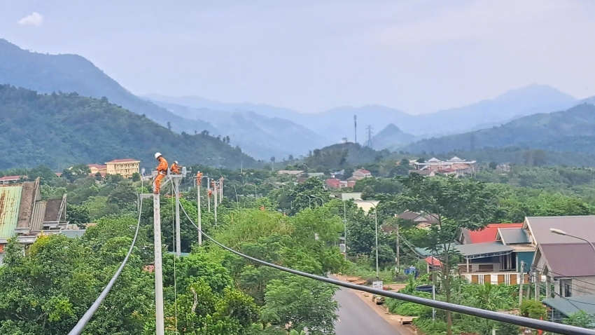 Sứ mệnh thầm lặng của Công đoàn ngành điện vùng biên giới