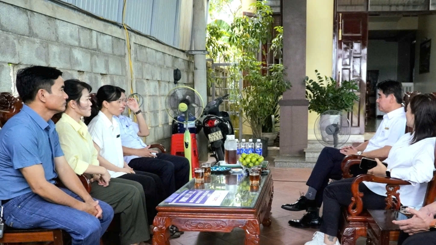 Thăm hỏi gia đình công nhân bị tai nạn lao động