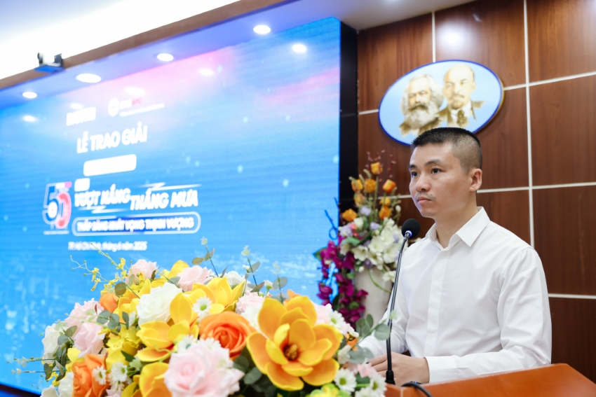Trao giải ảnh Cuộc thi ảnh “50 năm Vượt nắng thắng mưa – Thắp sáng khát vọng thịnh vượng” 2