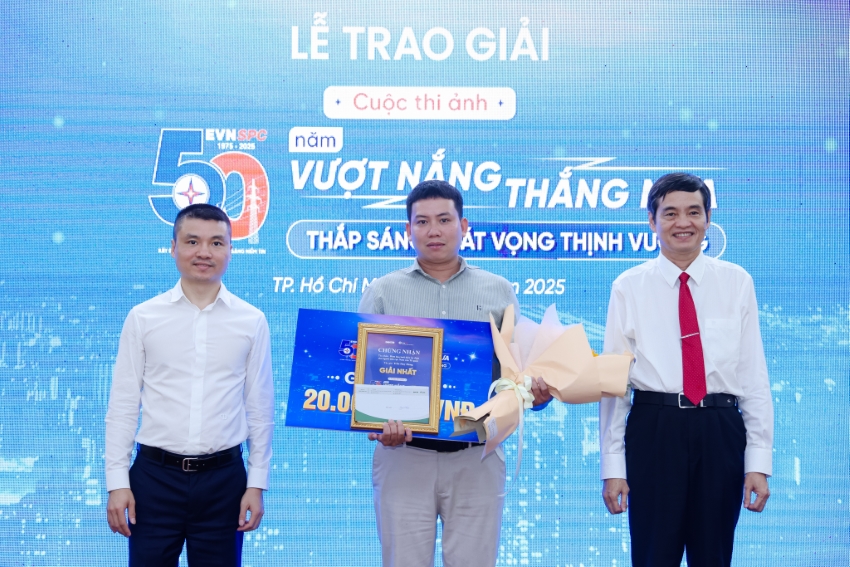 Trao giải ảnh Cuộc thi ảnh “50 năm Vượt nắng thắng mưa – Thắp sáng khát vọng thịnh vượng” 3