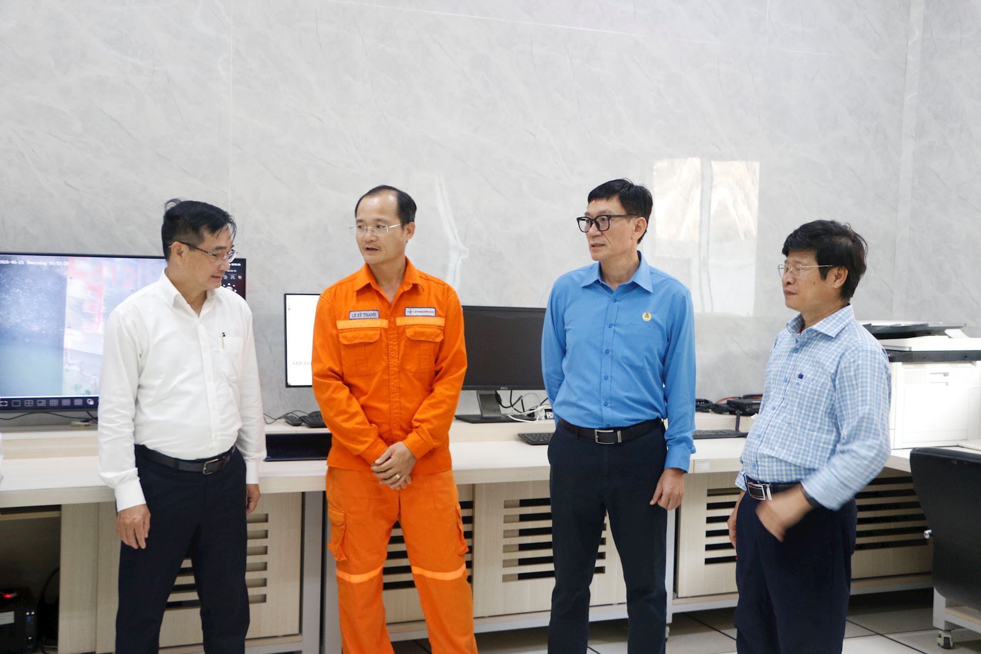 Công đoàn Tổng Công ty Phát điện 3 động viên, chăm sóc sức khoẻ NLĐ đảm bảo cung cấp điện thời tiết nắng nóng và nhân “Tháng Công nhân” năm 2026.  1