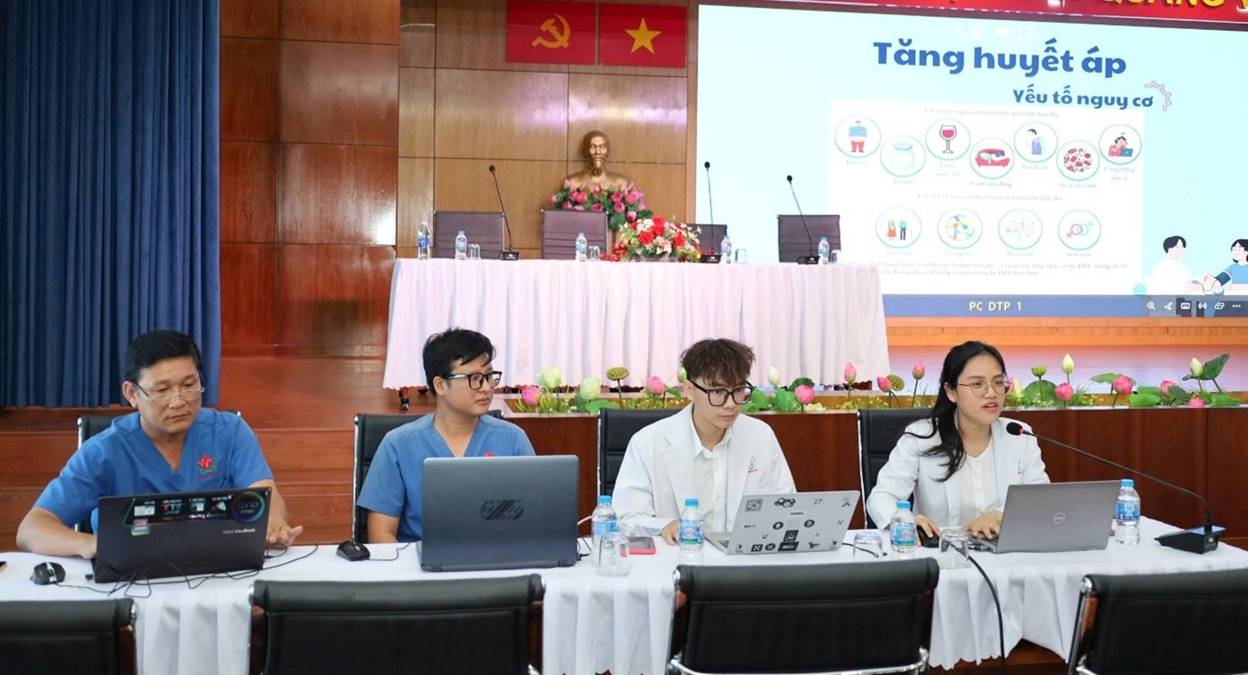 Công ty Điện lực Đồng Tháp tổ chức tọa đàm tư vấn sức khỏe cho người lao động năm 2026 1