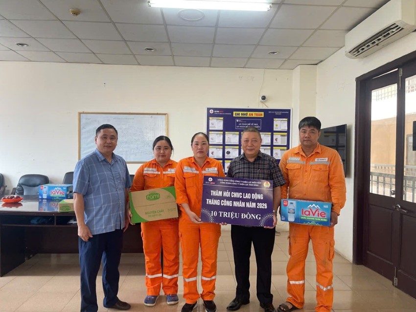 Giữ lửa yêu thương, vun đắp thành công – Câu chuyện về gia đình đồng chí Phạm Thanh Lịch , Phó chủ tịch Công đoàn Công ty Điện lực Ninh Bình 1