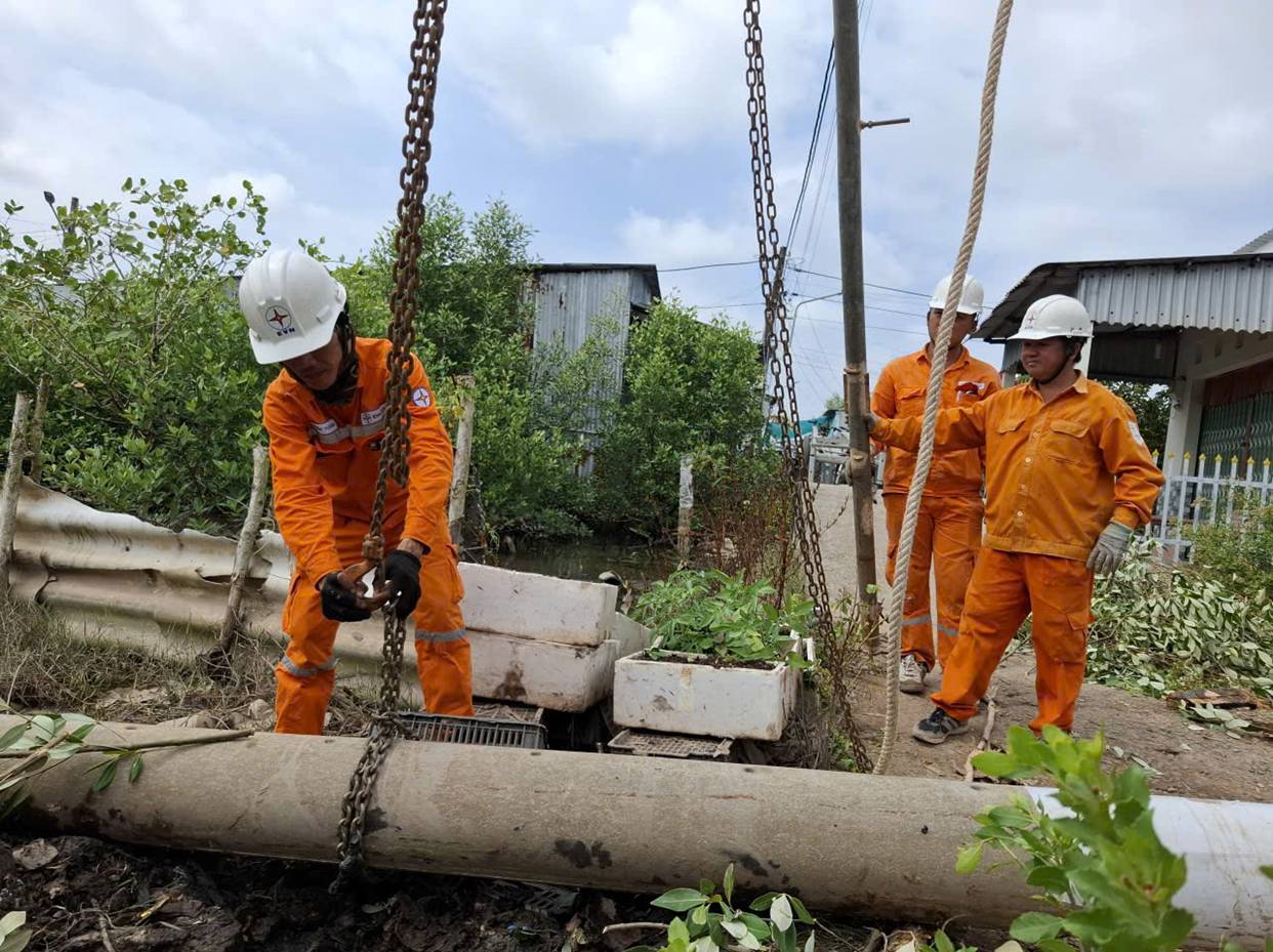 Gương sáng người thợ Điện nơi cực Nam Tổ quốc