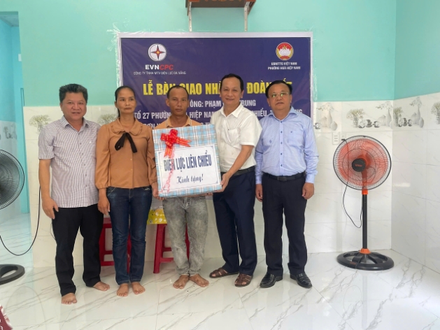 Mùa xuân đến những mái nhà nhỏ 2