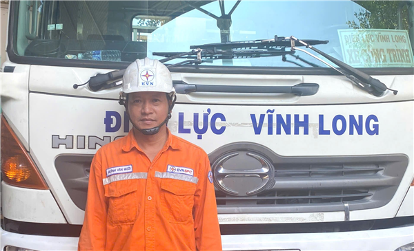 Hành động cao đẹp của Nhân viên Điện lực Vĩnh Long