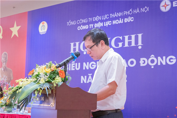 Lãnh đạo học trước, làm trước nêu gương sáng học tập 