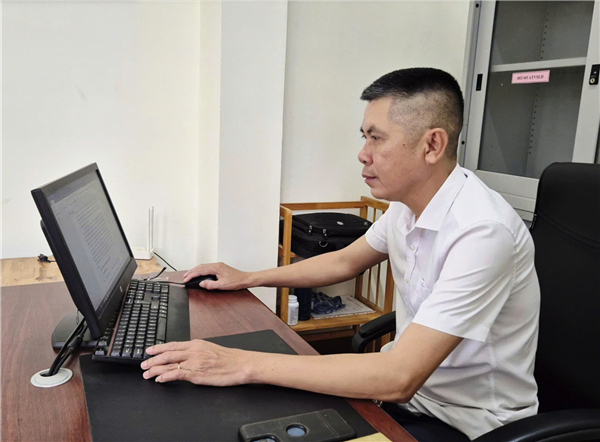 Người kỹ sư điện làm theo Bác
