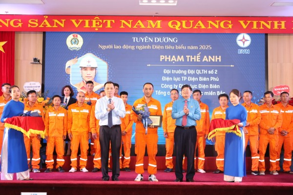 Ở nơi ánh sáng bắt đầu: Chuyện về người giữ mạch sống lưới điện