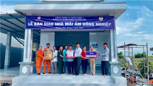 Công ty Nhiệt điện Duyên Hải trao “Mái ấm đồng nghiệp” cho đoàn viên có hoàn cảnh khó khăn