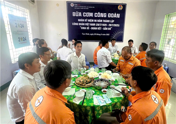Ấm áp “Bữa cơm Công đoàn” – Thắt chặt tình đồng nghiệp