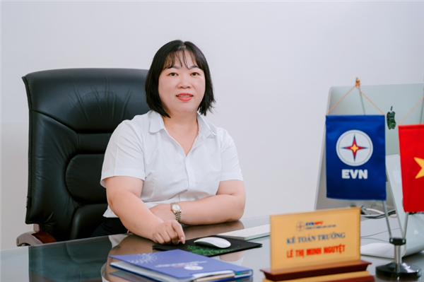 Chân dung nữ Kế toán trưởng PC Lào Cai: Người giữ lửa sưởi ấm sau vẻ ngoài chuẩn mực